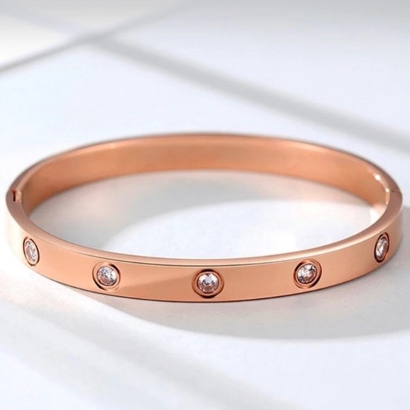New 18k Rose Gold Round Diamond Bangle Bracelet - Picture 3 of 4